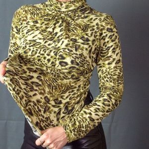 Due’ Per Due’ Leopard Print turtleneck